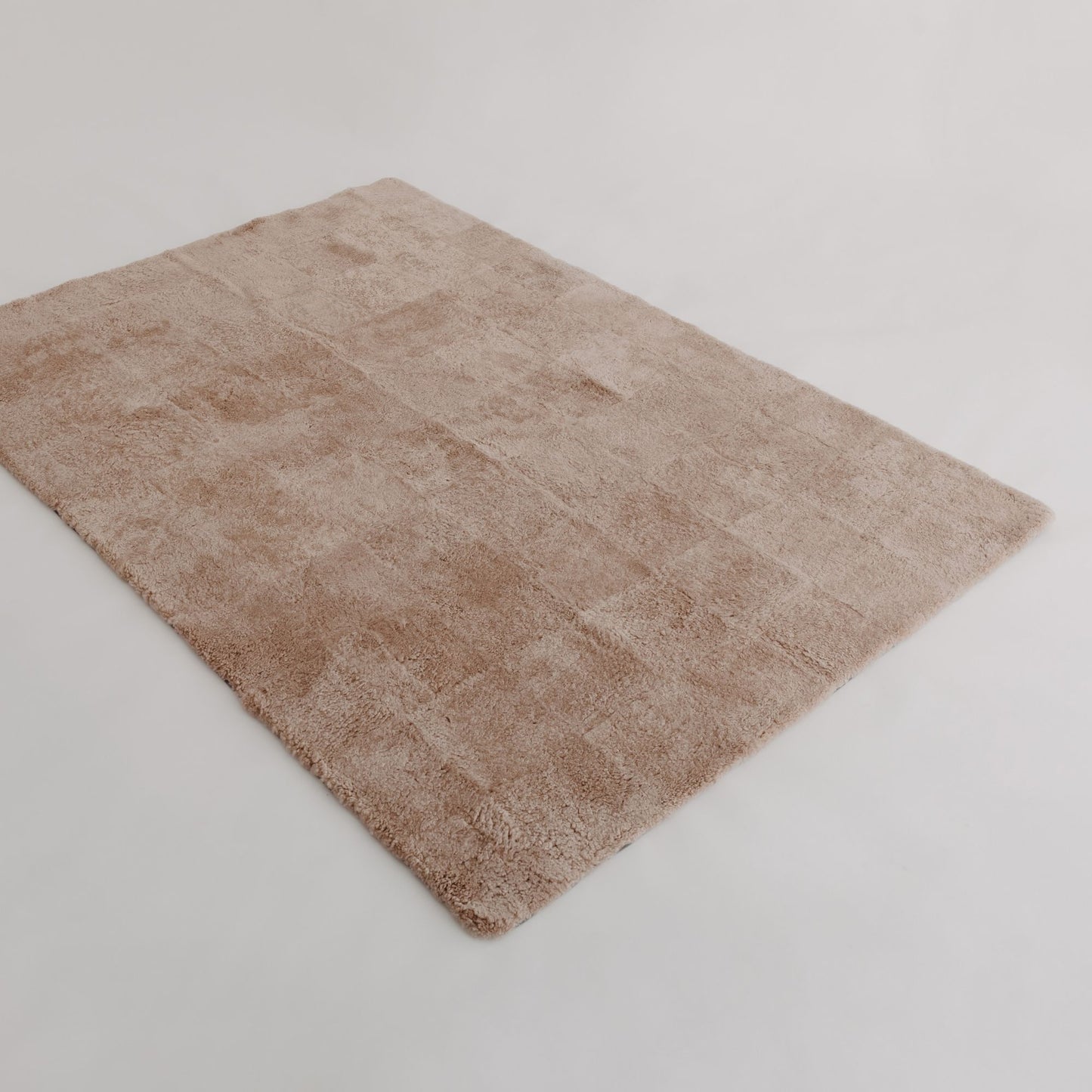 The_Richmond_Large_Sheepskin_Rug_Natural_HUXFORD_GROVE_1