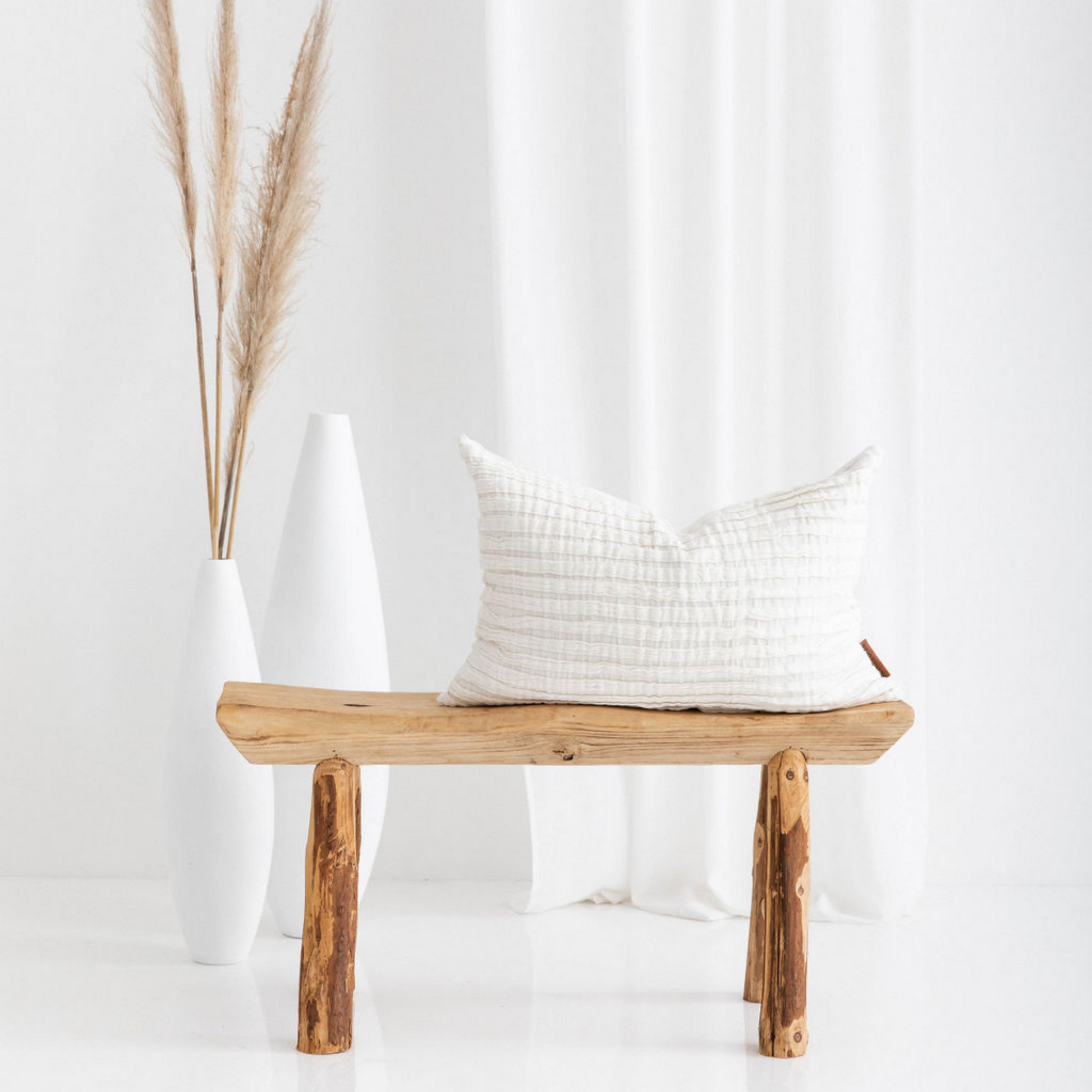 The_Airlie_Linen_Cushion_40_60_White_HUXFORD_GROVE_1