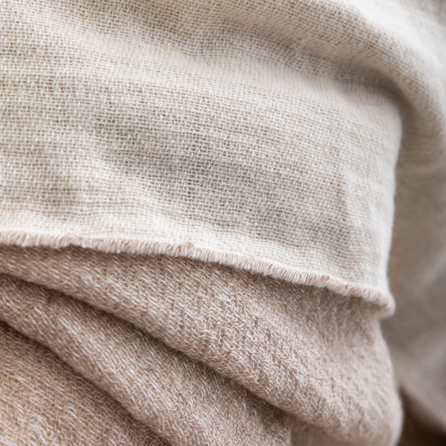 The_Avalon_Linen_Wool_Throw_HUXFORD_GROVE_4